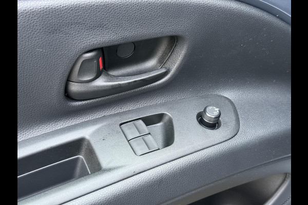 Toyota Aygo X 1.5 Hybrid Play | Celestite grey, Apple CarPlay/Android Auto, Parkeercamera, Adaptive cruise control