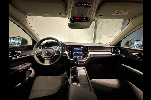 Volvo V60 B3 Aut. Momentum ACC Trekhaak Parkeercamera 164pk