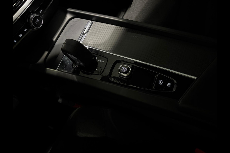 Volvo V60 B3 Aut. Momentum ACC Trekhaak Parkeercamera 164pk
