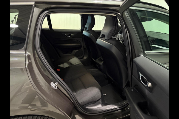 Volvo V60 B3 Aut. Momentum ACC Trekhaak Parkeercamera 164pk
