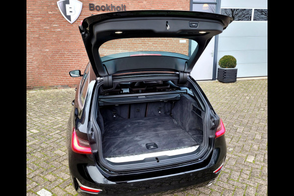 BMW 3 Serie Touring 320e Laser, Mokka Sport-leder, Stuurverw. Luxury Line (1e eig. NL NAP)