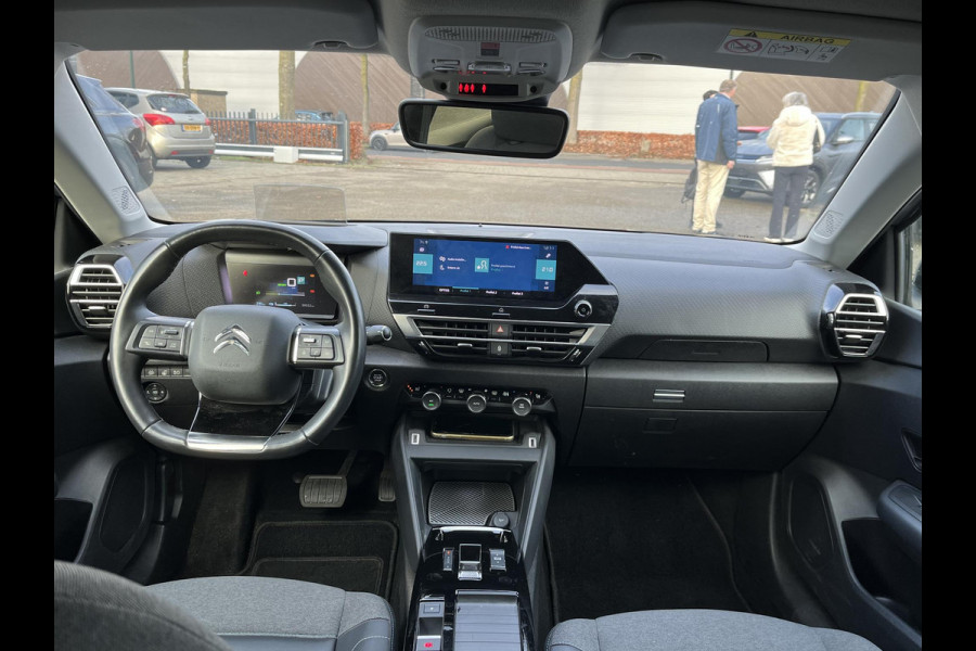 Citroën Ë-C4 Shine 50 kWh SOH 98% 3-FASE LADER | VAN: €19.900 VOOR: €17.877- UW EINDEJAARSVOORDEEL: €2.023| stuur + stoel verwarming | trekhaak | head-up display | Camera | keyles start & go | dodehoek | Rijklaar geleverd met 12 maanden BOVAG-garantie