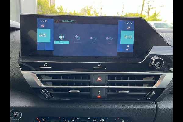 Citroën Ë-C4 Shine 50 kWh SOH 98% 3-FASE LADER | VAN: €19.900 VOOR: €17.877- UW EINDEJAARSVOORDEEL: €2.023| stuur + stoel verwarming | trekhaak | head-up display | Camera | keyles start & go | dodehoek | Rijklaar geleverd met 12 maanden BOVAG-garantie