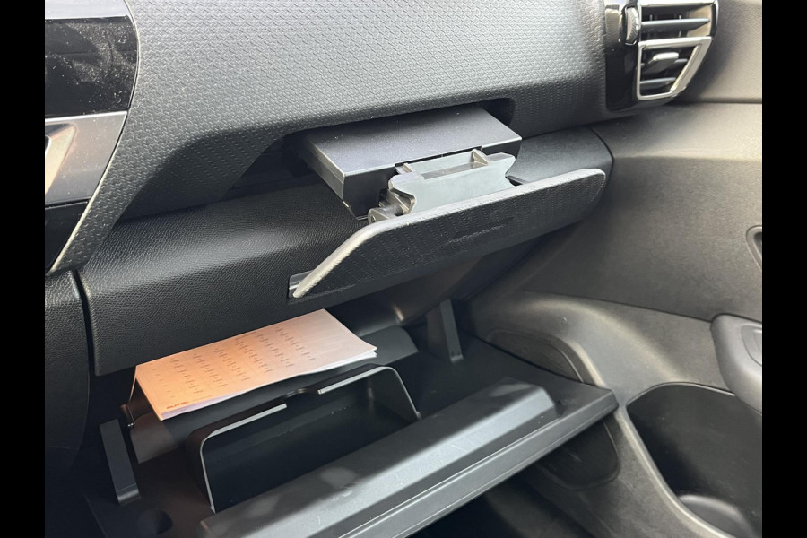 Citroën Ë-C4 Shine 50 kWh SOH 98% 3-FASE LADER | VAN: €19.900 VOOR: €17.877- UW EINDEJAARSVOORDEEL: €2.023| stuur + stoel verwarming | trekhaak | head-up display | Camera | keyles start & go | dodehoek | Rijklaar geleverd met 12 maanden BOVAG-garantie