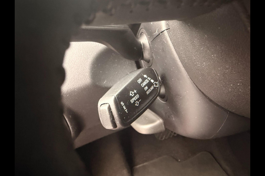 Audi A1 Sportback 1.0 TFSI Sport S line Edition DSG Navigatie 4-Deurs Stoelverw Xenon PDC Cruise