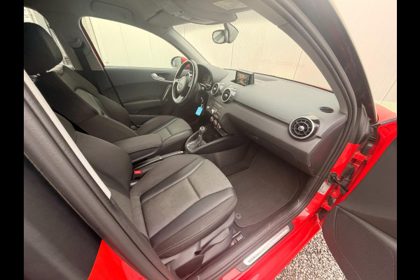 Audi A1 Sportback 1.0 TFSI Sport S line Edition DSG Navigatie 4-Deurs Stoelverw Xenon PDC Cruise