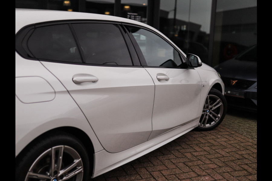 BMW 1-serie 118i High Executive | M-Sport | PDC | LED | Cruise Control