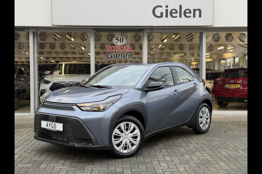 Toyota Aygo X 1.5 Hybrid Play | Celestite grey, Apple CarPlay/Android Auto, Parkeercamera, Adaptive cruise control