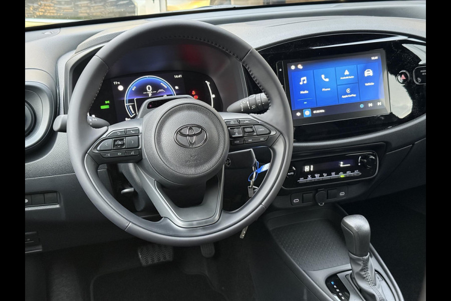 Toyota Aygo X 1.5 Hybrid Play | Celestite grey, Apple CarPlay/Android Auto, Parkeercamera, Adaptive cruise control