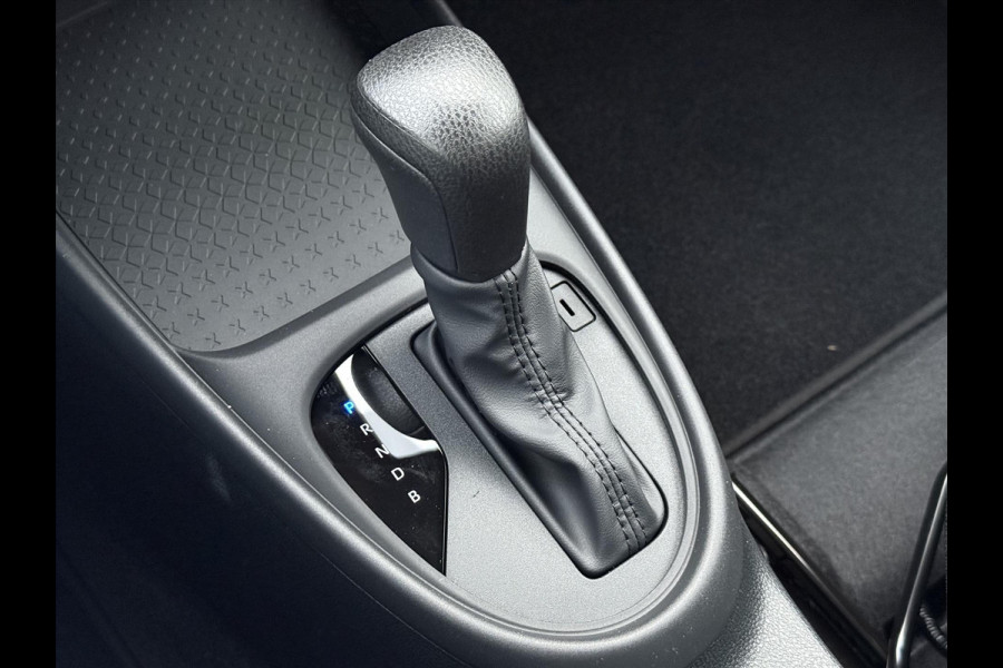 Toyota Aygo X 1.5 Hybrid Play | Celestite grey, Apple CarPlay/Android Auto, Parkeercamera, Adaptive cruise control