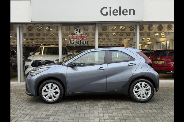 Toyota Aygo X 1.5 Hybrid Play | Celestite grey, Apple CarPlay/Android Auto, Parkeercamera, Adaptive cruise control