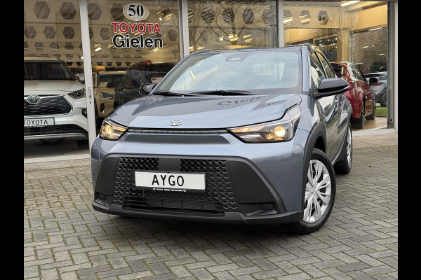 Toyota Aygo X 1.5 Hybrid Play | Celestite grey, Apple CarPlay/Android Auto, Parkeercamera, Adaptive cruise control
