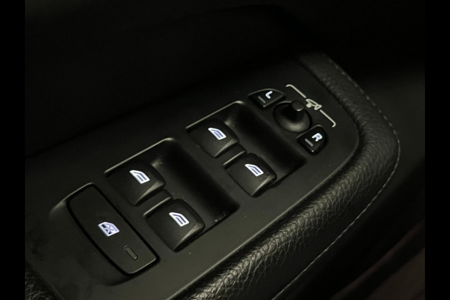 Volvo V60 2.0 T5 Inscription / NL-auto / B&W / Memory / Trekhaak