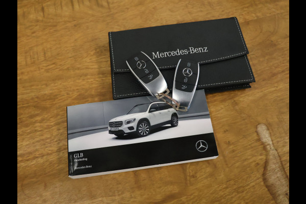 Mercedes-Benz Glb 200 Advantage [SCHUIFKANTELDAK, CRUISE CONTROL, APPLE CARPLAY, ACHTERUITRIJCAMERA, PDC V+A, AUTOMATISCHE AIROC, ELEKTRISCHE ACHTERKLEP, NIEUWSTAAT]