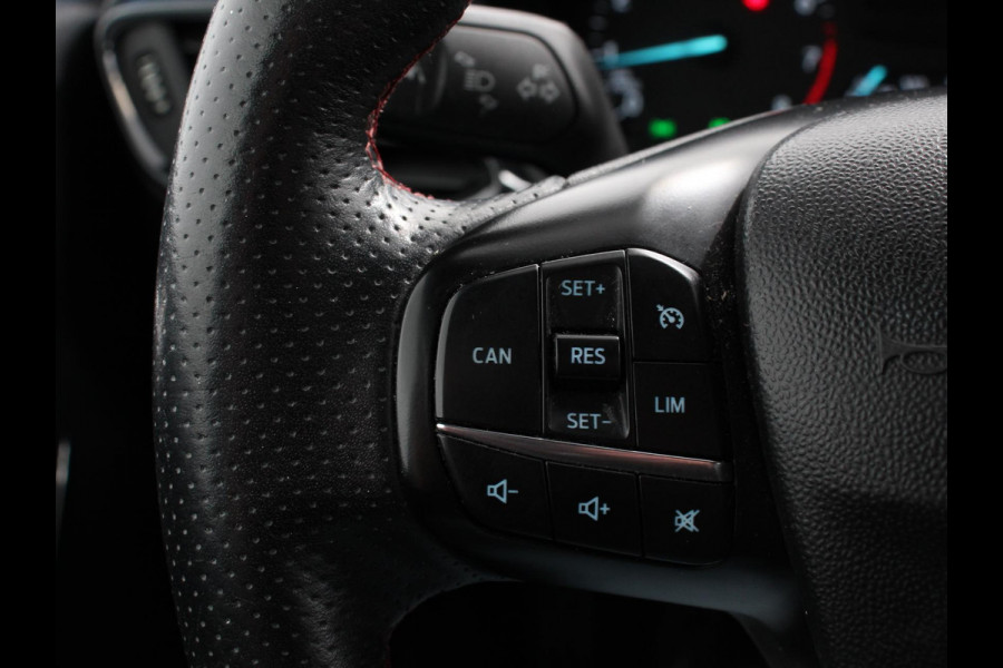 Ford Fiesta 1.0 EcoBoost ST-Line | Navigatie | Climate Control | DAB | Lichtmetalen Velgen | Parkeer sensoren | Cruise Control