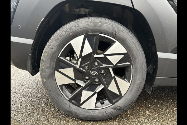 Hyundai Kona 1.6 GDI HEV Premium Sky VAN: 44.300,- VOOR: 35.877,- UW EINDEJAARSVOORDEEL: 8.413,- euro FULL HYBRID | NIEUWE AUTO MET REGISTRATIE | VOLLE AUTO! | FABR GARANTIE T/M 12-2029