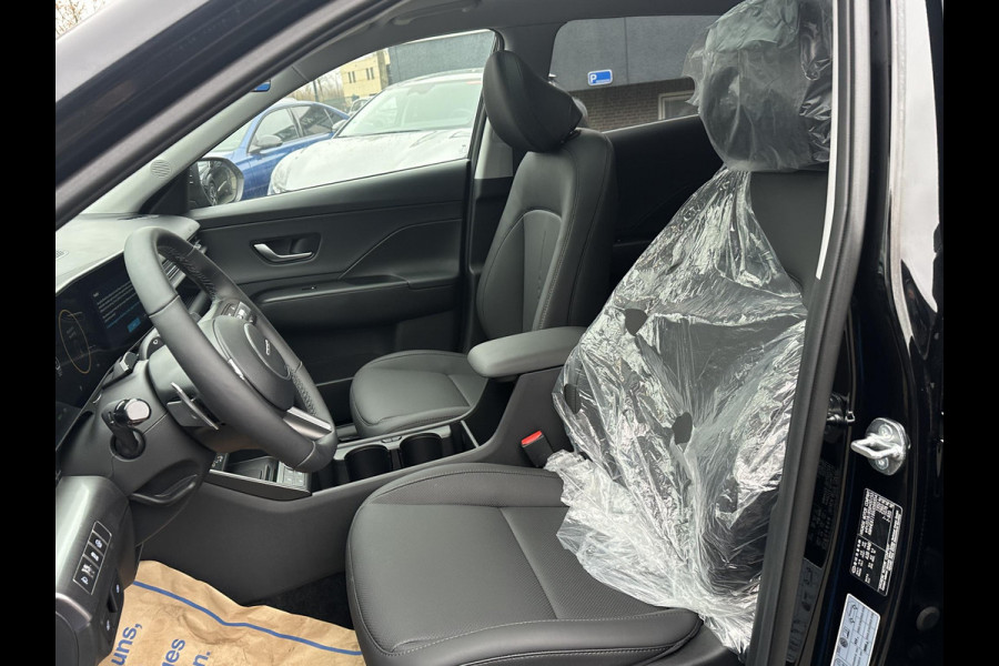 Hyundai Kona 1.6 GDI HEV Premium Sky VAN: 44.300,- VOOR: 35.877,- UW EINDEJAARSVOORDEEL: 8.413,- euro FULL HYBRID | NIEUWE AUTO MET REGISTRATIE | VOLLE AUTO! | FABR GARANTIE T/M 12-2029