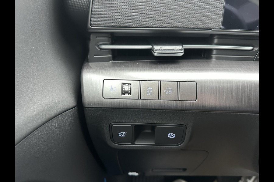 Hyundai Kona 1.6 GDI HEV Premium Sky VAN: 44.300,- VOOR: 35.877,- UW EINDEJAARSVOORDEEL: 8.413,- euro FULL HYBRID | NIEUWE AUTO MET REGISTRATIE | VOLLE AUTO! | FABR GARANTIE T/M 12-2029