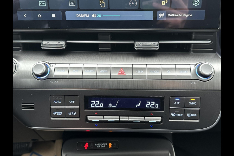 Hyundai Kona 1.6 GDI HEV Premium Sky VAN: 44.300,- VOOR: 35.877,- UW EINDEJAARSVOORDEEL: 8.413,- euro FULL HYBRID | NIEUWE AUTO MET REGISTRATIE | VOLLE AUTO! | FABR GARANTIE T/M 12-2029