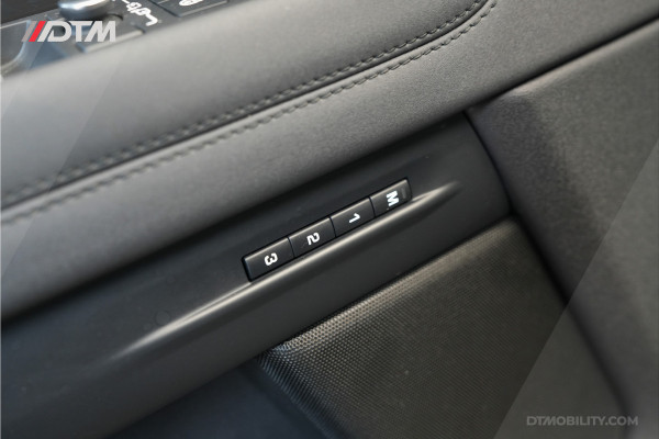 Land Rover Range Rover Evoque 2.0 P200 AWD R-Dynamic | Panorama | Meridian | Camera