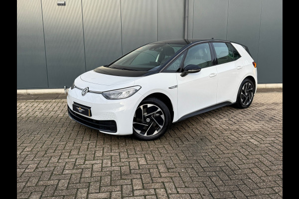 Volkswagen ID.3 First 58 kWh * SoH 89% * Steunhaak * Navigatie * Parkeersensoren * Adaptieve Cruise *