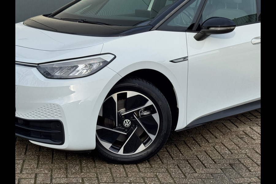 Volkswagen ID.3 First 58 kWh * SoH 89% * Steunhaak * Navigatie * Parkeersensoren * Adaptieve Cruise *