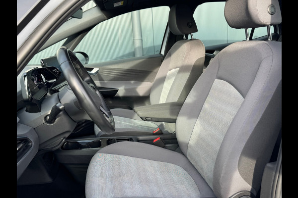 Volkswagen ID.3 First 58 kWh * SoH 89% * Steunhaak * Navigatie * Parkeersensoren * Adaptieve Cruise *