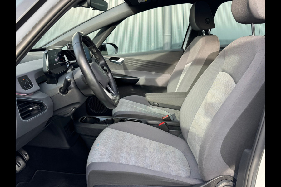 Volkswagen ID.3 First 58 kWh * SoH 89% * Steunhaak * Navigatie * Parkeersensoren * Adaptieve Cruise *