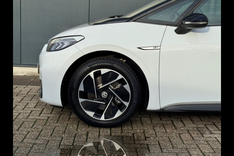 Volkswagen ID.3 First 58 kWh * SoH 89% * Steunhaak * Navigatie * Parkeersensoren * Adaptieve Cruise *