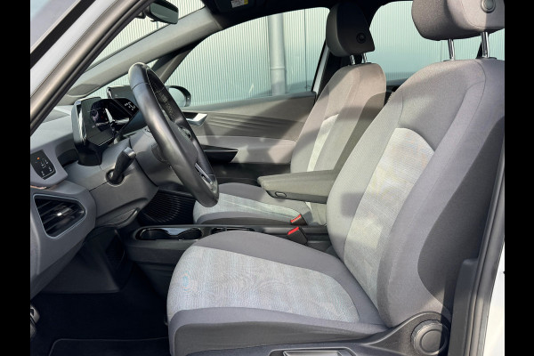Volkswagen ID.3 First 58 kWh * SoH 89% * Steunhaak * Navigatie * Parkeersensoren * Adaptieve Cruise *
