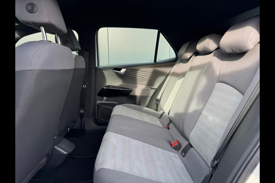 Volkswagen ID.3 First 58 kWh * SoH 89% * Steunhaak * Navigatie * Parkeersensoren * Adaptieve Cruise *
