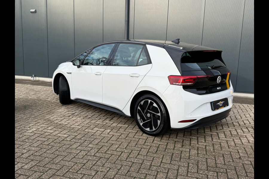 Volkswagen ID.3 First 58 kWh * SoH 89% * Steunhaak * Navigatie * Parkeersensoren * Adaptieve Cruise *