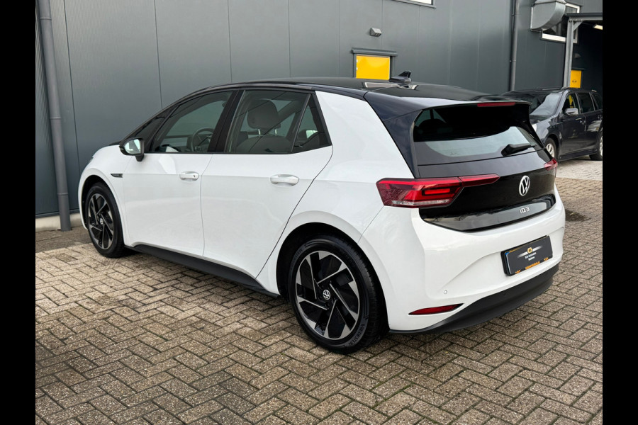 Volkswagen ID.3 First 58 kWh * SoH 89% * Steunhaak * Navigatie * Parkeersensoren * Adaptieve Cruise *