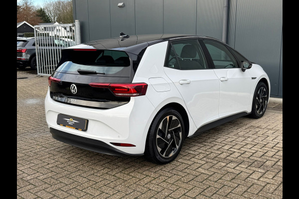 Volkswagen ID.3 First 58 kWh * SoH 89% * Steunhaak * Navigatie * Parkeersensoren * Adaptieve Cruise *