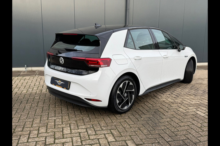 Volkswagen ID.3 First 58 kWh * SoH 89% * Steunhaak * Navigatie * Parkeersensoren * Adaptieve Cruise *