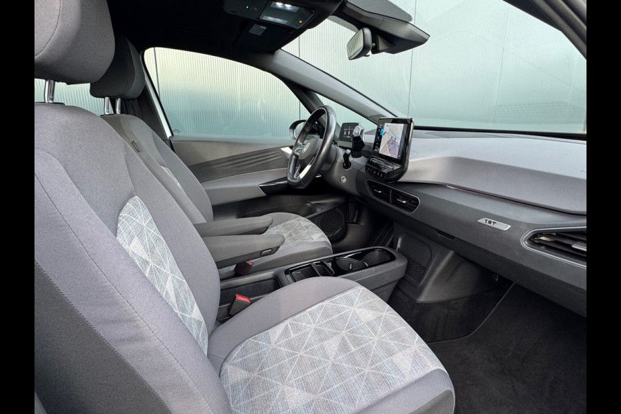 Volkswagen ID.3 First 58 kWh * SoH 89% * Steunhaak * Navigatie * Parkeersensoren * Adaptieve Cruise *
