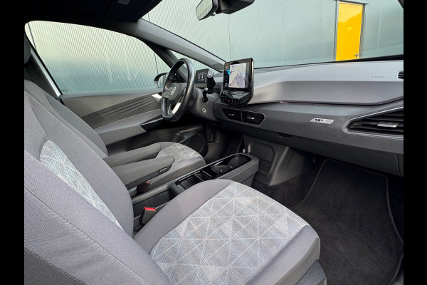 Volkswagen ID.3 First 58 kWh * SoH 89% * Steunhaak * Navigatie * Parkeersensoren * Adaptieve Cruise *