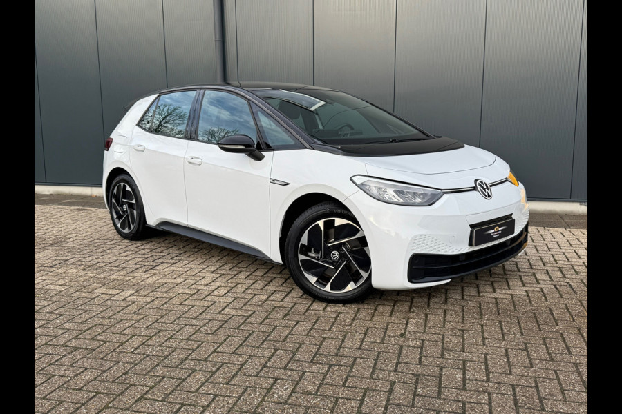 Volkswagen ID.3 First 58 kWh * SoH 89% * Steunhaak * Navigatie * Parkeersensoren * Adaptieve Cruise *