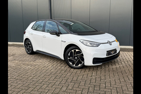Volkswagen ID.3 First 58 kWh * SoH 89% * Steunhaak * Navigatie * Parkeersensoren * Adaptieve Cruise *