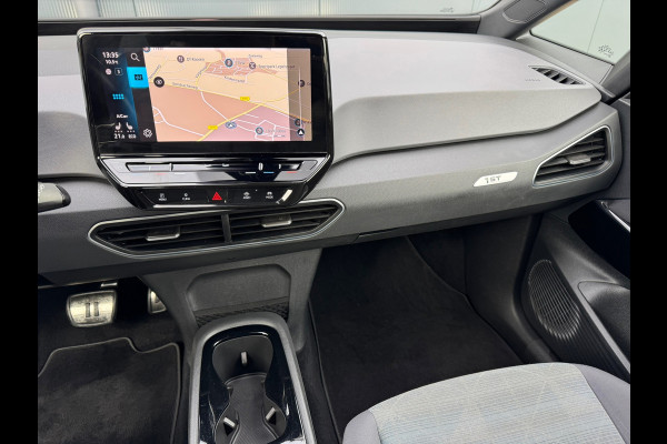 Volkswagen ID.3 First 58 kWh * SoH 89% * Steunhaak * Navigatie * Parkeersensoren * Adaptieve Cruise *
