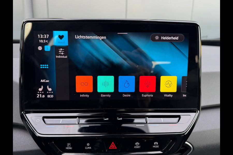 Volkswagen ID.3 First 58 kWh * SoH 89% * Steunhaak * Navigatie * Parkeersensoren * Adaptieve Cruise *