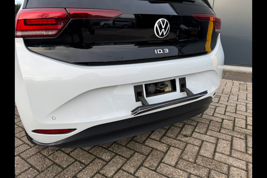 Volkswagen ID.3 First 58 kWh * SoH 89% * Steunhaak * Navigatie * Parkeersensoren * Adaptieve Cruise *