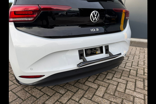 Volkswagen ID.3 First 58 kWh * SoH 89% * Steunhaak * Navigatie * Parkeersensoren * Adaptieve Cruise *