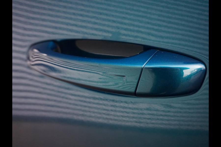 Peugeot 3008 1.2 Hybrid 136 GT Leder interieur | Panoramadak