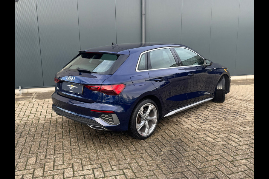 Audi A3 Sportback 30 TFSI S-line edition * Navigatie * Parkeersensoren * Audi Sound *