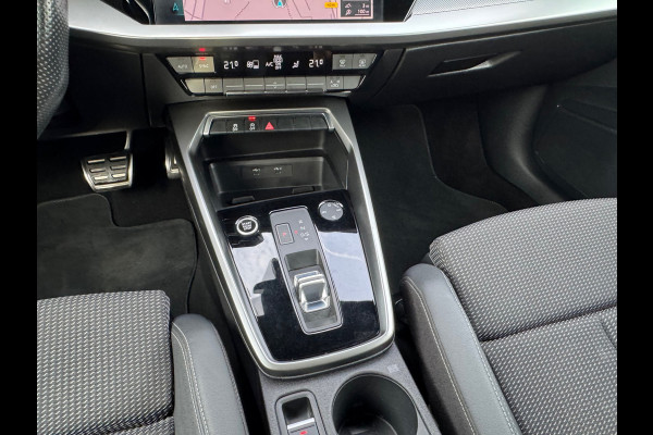 Audi A3 Sportback 30 TFSI S-line edition * Navigatie * Parkeersensoren * Audi Sound *