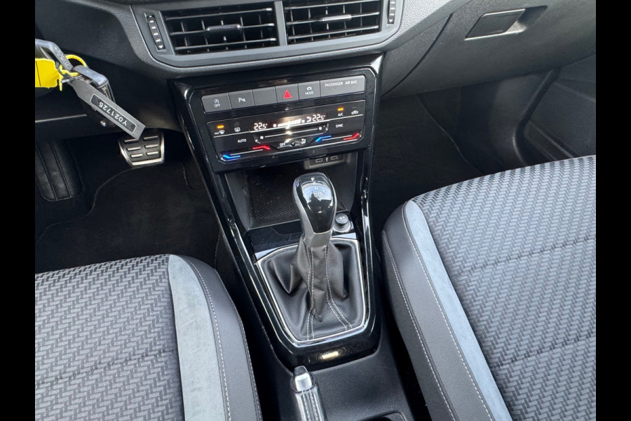 Volkswagen T-Cross 1.0 TSI Automaat R-Line * Carplay * Virtual Cockpit * Climate Control * Adaptieve Cruise *