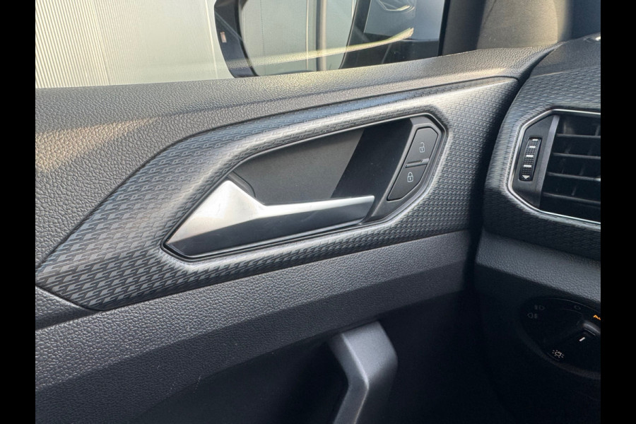 Volkswagen T-Cross 1.0 TSI Automaat R-Line * Carplay * Virtual Cockpit * Climate Control * Adaptieve Cruise *
