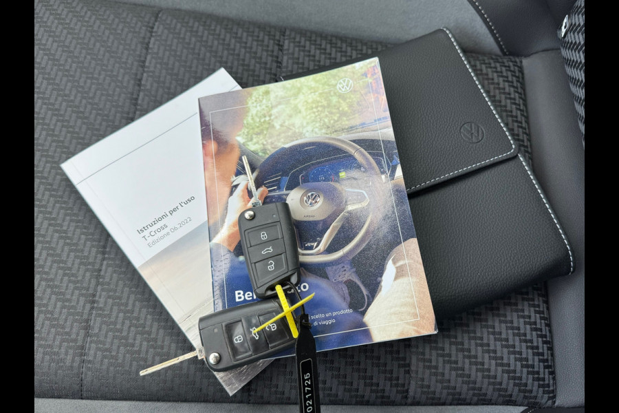 Volkswagen T-Cross 1.0 TSI Automaat R-Line * Carplay * Virtual Cockpit * Climate Control * Adaptieve Cruise *
