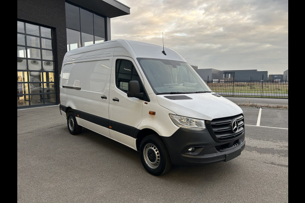 Mercedes-Benz Sprinter 317 CDI L2 H2 MBUX / 360 Camera / Navigatie / Geveerde stoel / Cruise control / Airco / 270 Graden achterdeuren